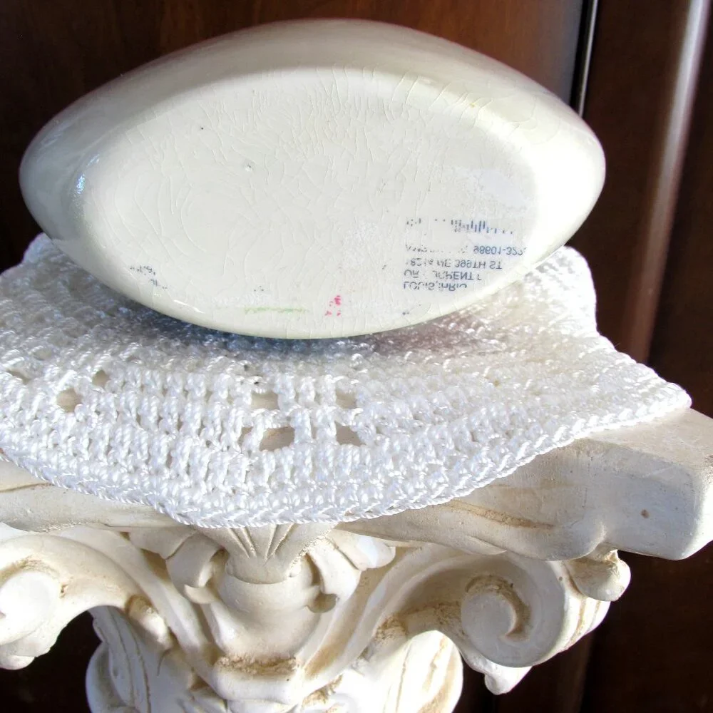 ART VASE 1920s STYLE w LADY PORTRAIT in BLUE HAT & FLIRTY LOOK OVAL SHAPE, EUC - Picture 6 of 7